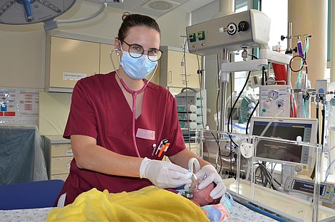 Assistenzärztin Dr. Marlene Schönhuber von der Kinderklinik Dritter Orden Passau