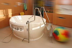 Kreiszimmer Badewane