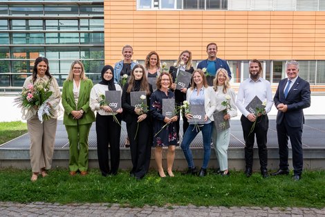Gruppenfoto der AbsolventInnen