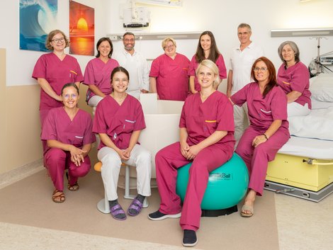 Gruppenfoto im Kreißzimmer
