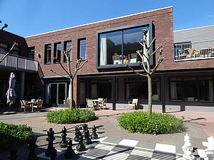 Außenanlage mit Schachspiel