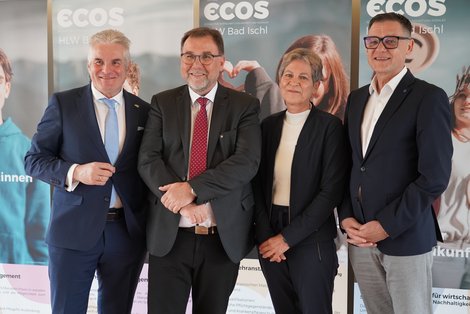Gruppenbild von vier Personen