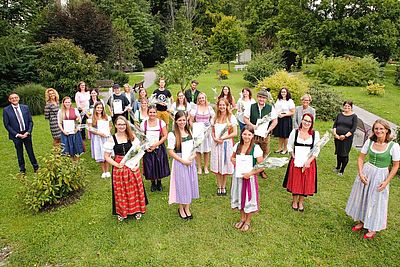 Diplomierung Abschlussfoto