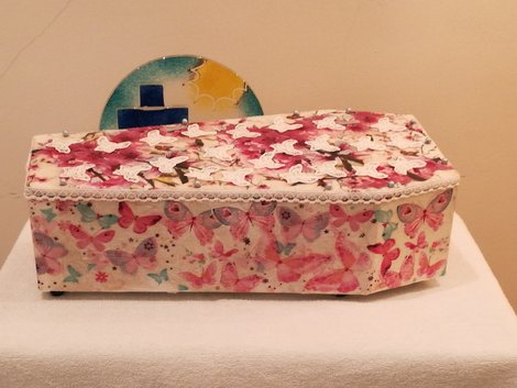 Gestalteter Sternenkindersarg