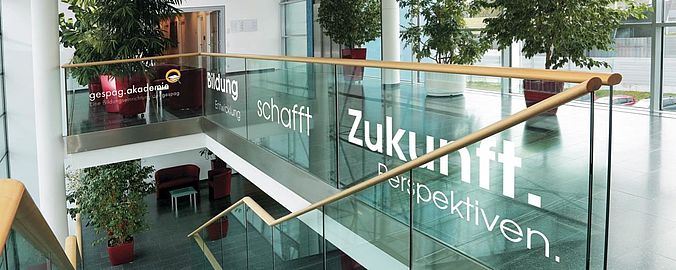 Akademie OÖ Gesundheitsholding Eingang