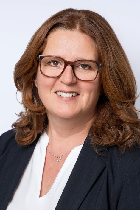 Portraitbild Claudia Schmid