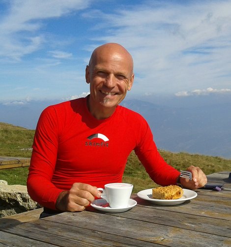 Markus Reiter mit Kaffee am Berg