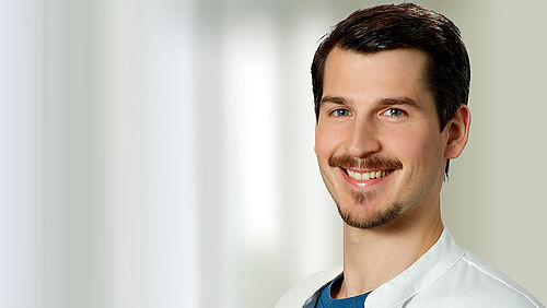 Portraitbild Simon Szabo