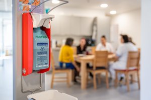 Hygieneteam bei Besprechung
