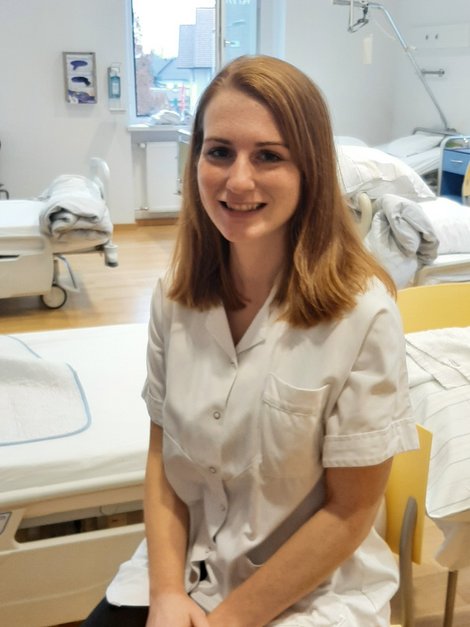 Carina Dorfer ist Auszubildende an der Schule für Gesundheits- und Krankenpflege am Klinikum Schärding und startet demnächst gut vorbereitet ins erste Praktikum. 