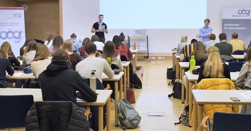 Lehrveranstaltung in großem Hörsaal