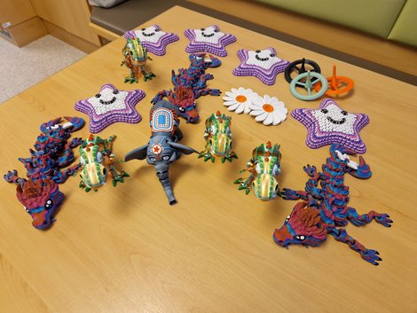 Bunte Spielfiguren aus dem 3D-Drucker