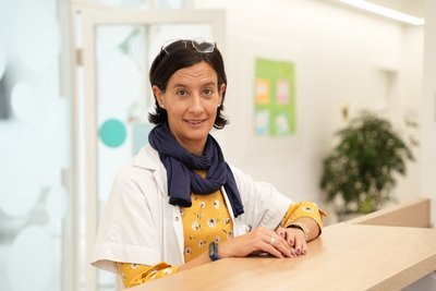Portrait von Mag.a Jutta Stadler, Leiterin der Klinischen Psychologie am Salzkammergut Klinikum
