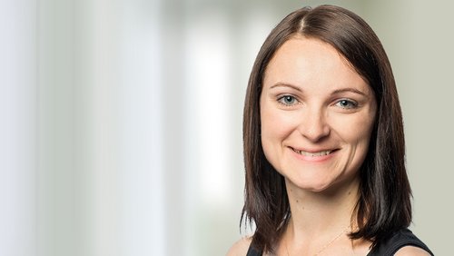 Portraitbild Ulrike Zweckmayr