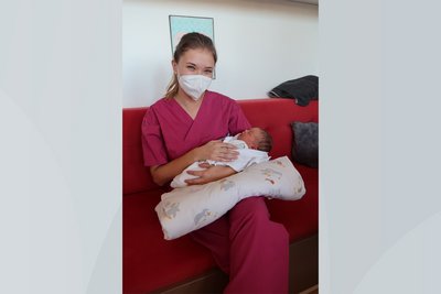 Magda Hamedinger, Hebamme in Ausbildung