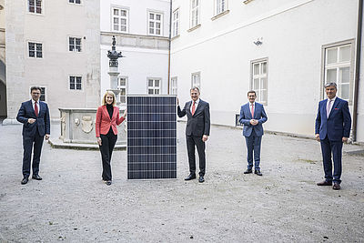 Gruppenbild Pressekonferenz