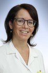 Prim.a Dr.in Christina Grebe, MSc., Leiterin der Abteilung für Palliativmedizin am SK Vöcklabruck  Portraitbild Grebe Christina