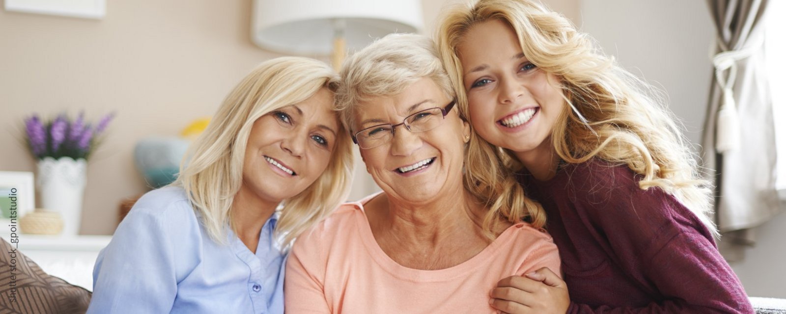 3 Frauen unterschiedlicher Generationen  