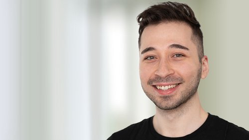 Portraitbild Vanja Pezek