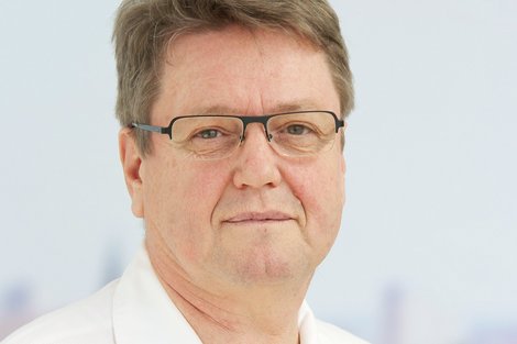 Prim. Mag. Dr. Josef Aichinger, Leiter der Abteilung Interne 2 für Kardiologie, Angiologie & Interne Intensivmedizin am Ordensklinikum Linz