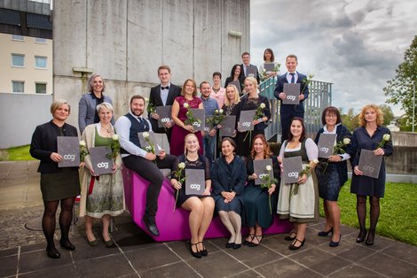 Geschafft! Am 20. September schlossen 17 PflegefachassistentInnen und eine Pflegeassistentin erfolgreichen ihre Ausbildung in der GuKPS Kirchdorf