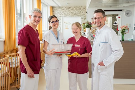 Gruppenbild MitarbeiterInnen Klinikum Schärding und Kinderklinik Dritter Orden Passau