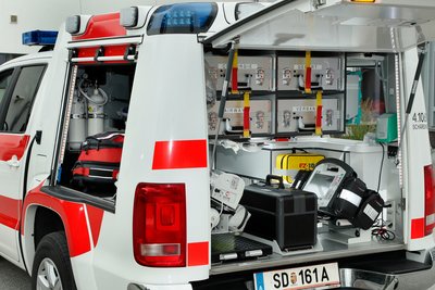 Notarztfahrzeug von innen
