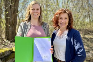 Miriam Hartl und Standortleitung Susanne Hauer