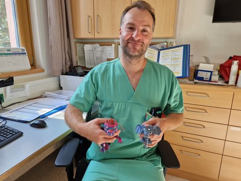 OA Reitinger mit seinen 3D-Figuren