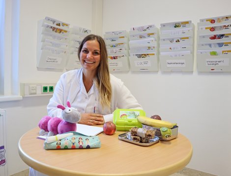 Diätologin Carina Bamminger, Bsc mit selbstgemachten Powerriegeln 