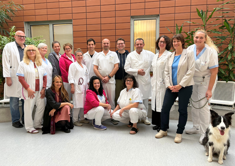 Gruppenfoto der MitarbeiterInnen der Psychiatrie am Pyhrn-Eisenwurzen Klinikum Steyr