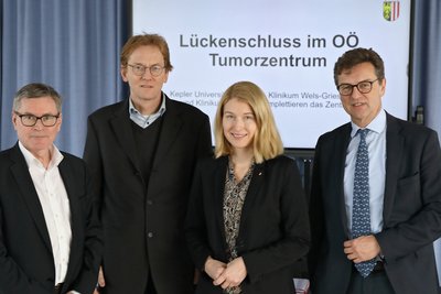 Bildtext: v.l. Mag. Peter Ausweger, Univ. Doz. Dr. Ansgar Weltermann, LH-Stv.in Mag.a Christine Haberlander, Mag. Dr. Franz Harnoncourt. Foto: Land OÖ/Daniel Kauder, Verwendung mit Quellenangabe(Lead)