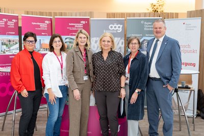 Mitarbeitende OÖ Gesundheitsholding am OÖG Stand, OÖN Gesundheitstag