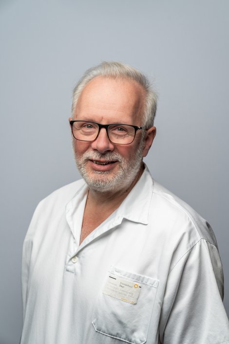 Prim. Dr. Vinzenz Auersperg, Leiter der Abteilung für Orthopädie und orthopädische Chirurgie am Pyhrn-Eisenwurzen Klinikum. Fotocredit: OÖG/honorarfrei)