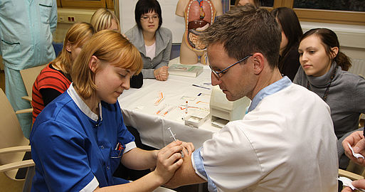 Schule für Gesundheits und Krankenpflege Rohrbach ooeg.at