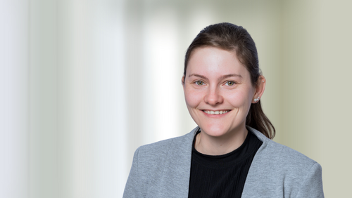 Portraitbild Simone Kaltenbrunner.