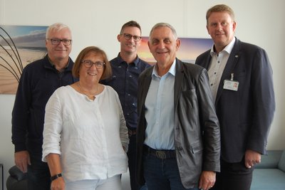 Bürgermeister und 4 weitere Personen in der psychiatrischen Tagesklinik