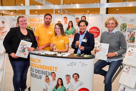 Gruppenfoto Jugend und Beruf Messestand