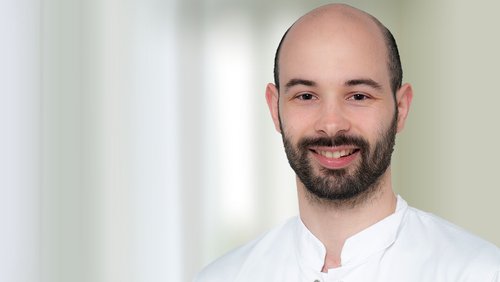 Portraitbild Manuel Pöschl