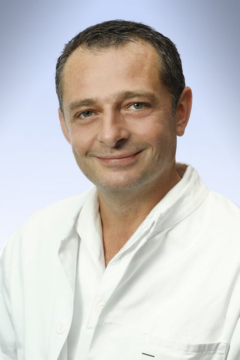 Portrait Prim. Dr. Martin Barth, Leiter der Abteilung für Psychiatrie am PEK Steyr 