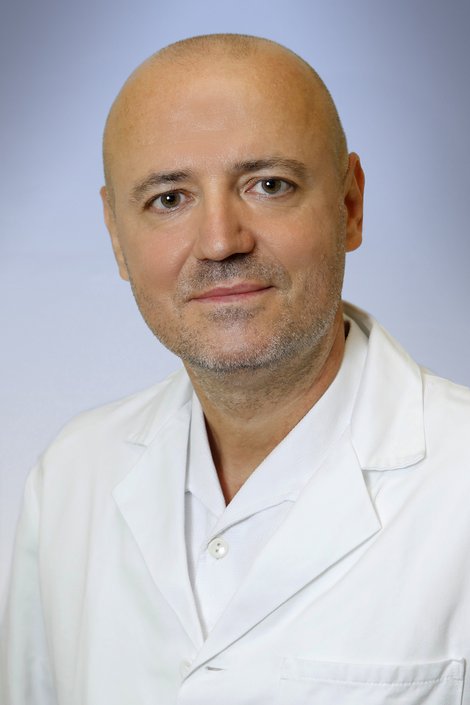 Portrait Prim. Priv.-Doz. Dr. Gernot Köhler, Leiter der Abteilung für Chirurgie am Klinikum Rohrbach