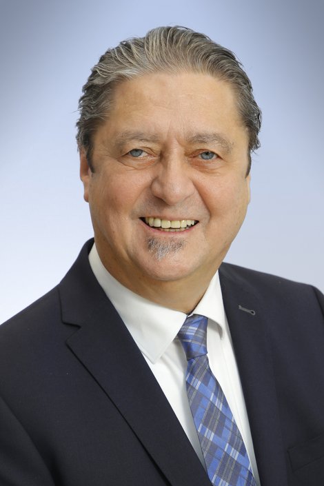 Portrait OA Dr. Wolfgang Tenschert, Ärztlicher Direktor des Klinikums Rohrbach
