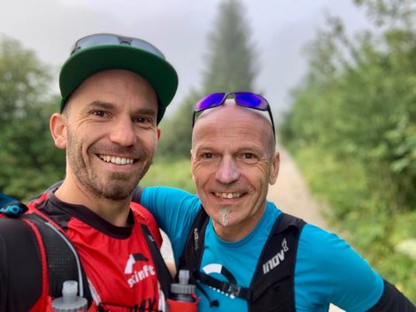Selfie von Markus Reiter und seinem Sohn beim Laufen