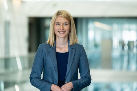 Portraitbild LH-Stv.in Mag.a Christine Haberlander