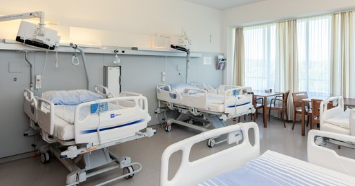 Krankenbetten auf einer Station