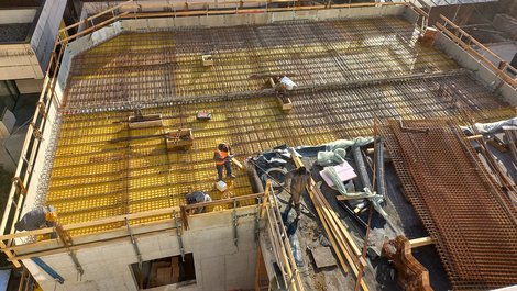 Blick auf den Zubau. Die baulichen Vorbereitungsarbeiten zur Installierung des neuen MRT's im Pyhrn-Eisenwurzen Klinikum laufen nach Plan.