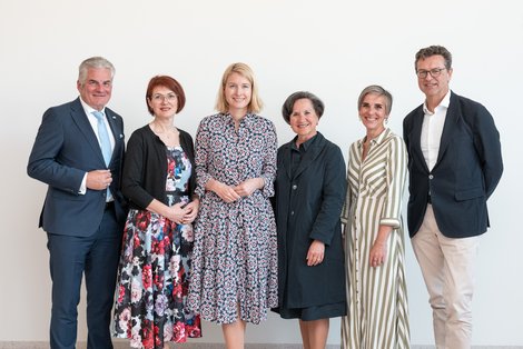 Portrait von Frau LHStv.in Mag.a Christine Haberlander, Landesrätin für Gesundheit, Bildung und Frauen 