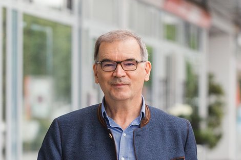 Dr. Michael Kopp