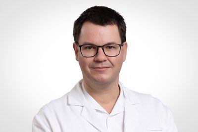 Dr. Dominik Hackl übernimmt am 1. Oktober 2024 die Leitung der Abteilung für Chirurgie am Klinikum Schärding (Fotocredit: Ordensklinikum Linz)